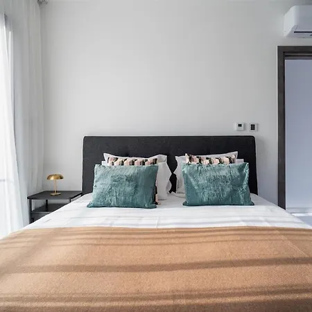 Casino & Mall Luxury Jacuzzi Penthouse