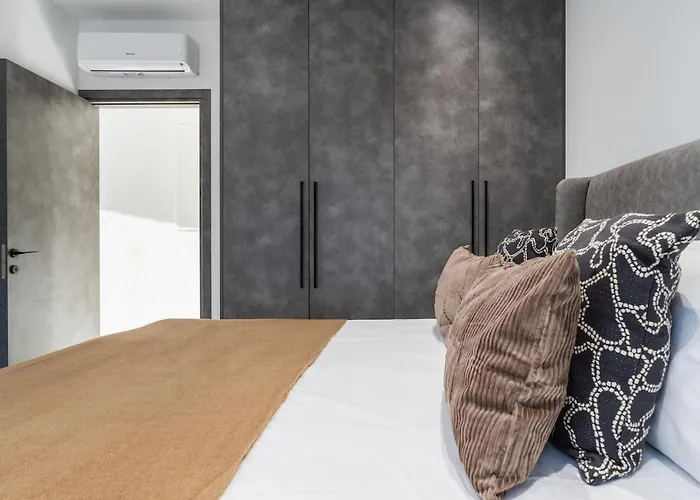 Casino & Mall Luxury Jacuzzi Penthouse Limasol