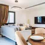 Casino & Mall Luxury Jacuzzi Penthouse *