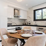 Casino & Mall Luxury Jacuzzi Penthouse * Limassol