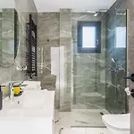 Apartment Casino & Mall Luxury Jacuzzi Penthouse