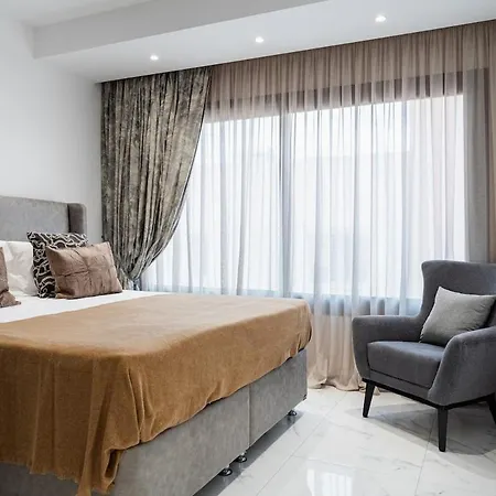Casino & Mall Luxury Jacuzzi Penthouse Апартаменты Лимасол