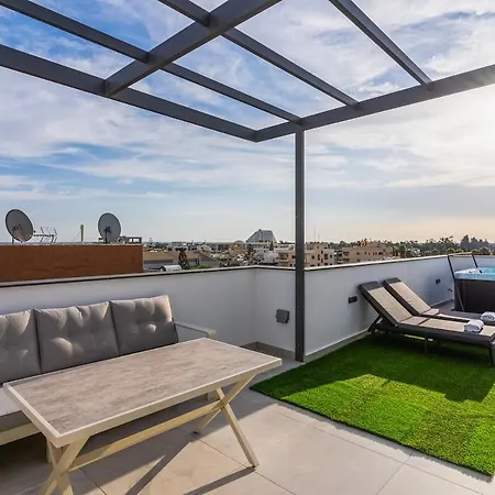 Casino & Mall Luxury Jacuzzi Penthouse Apartment Limassol