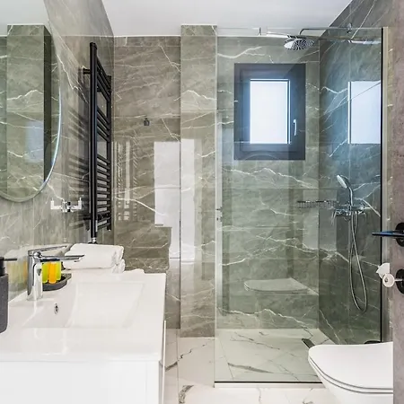 Апартаменты Casino & Mall Luxury Jacuzzi Penthouse