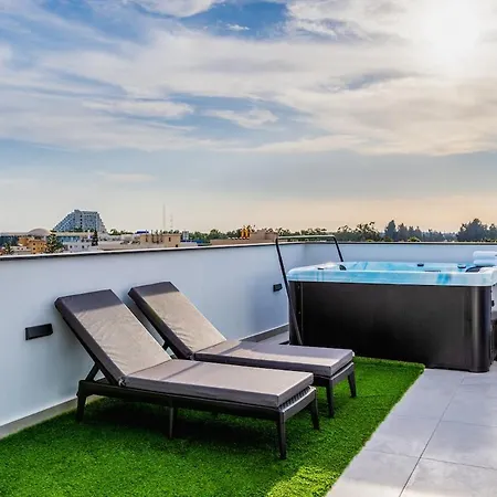 Casino & Mall Luxury Jacuzzi Penthouse Apartment Limassol